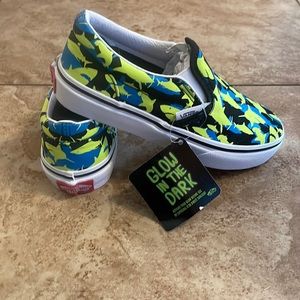 NWT Vans Glow in the Dark Shark slip-on/kids’ 13